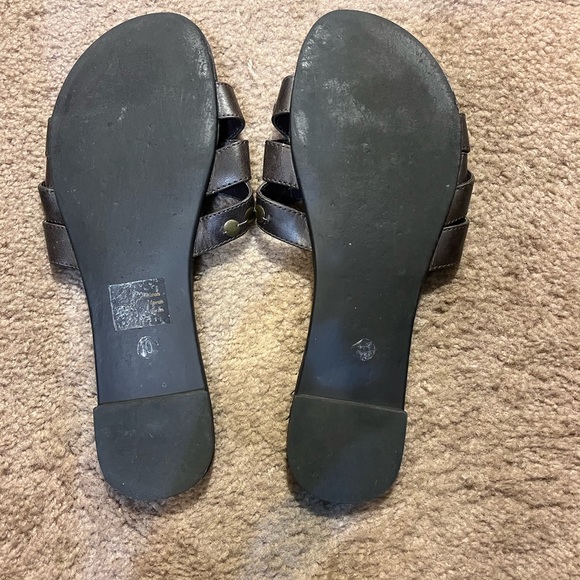 Gap Summer Flats - Picture 4 of 4